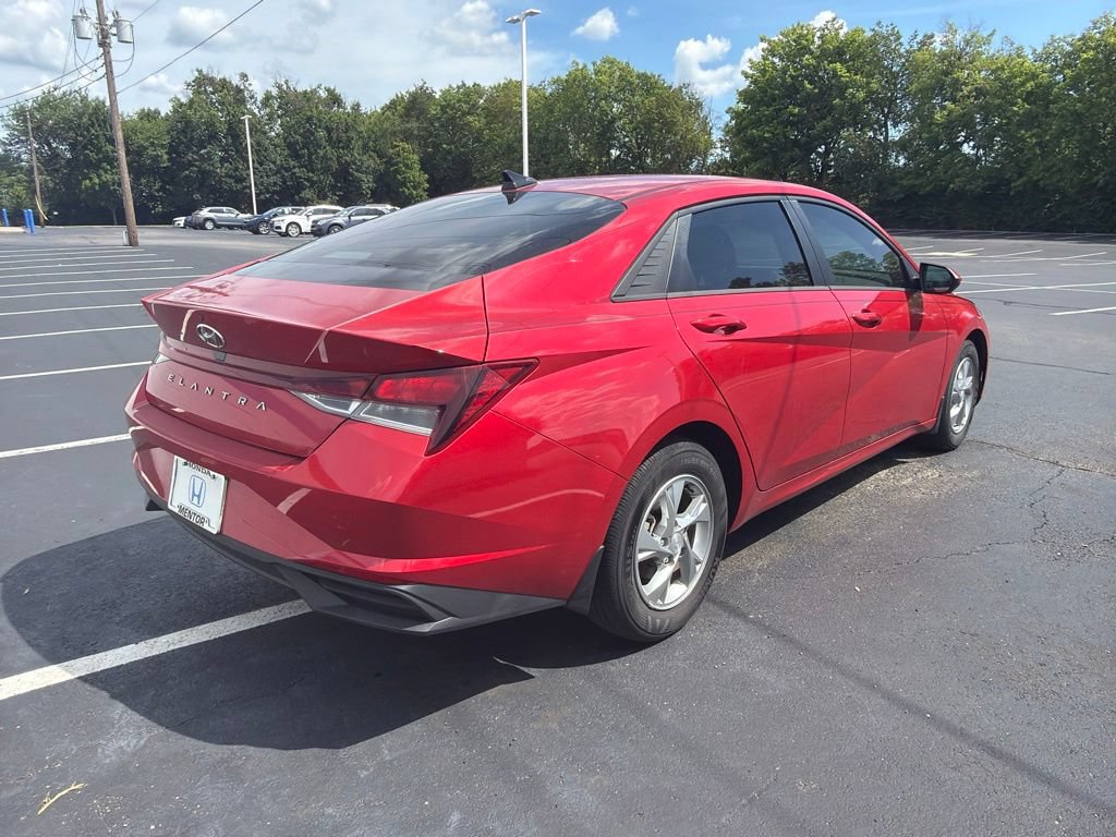 Used 2023 Hyundai Elantra SE FWD image 5