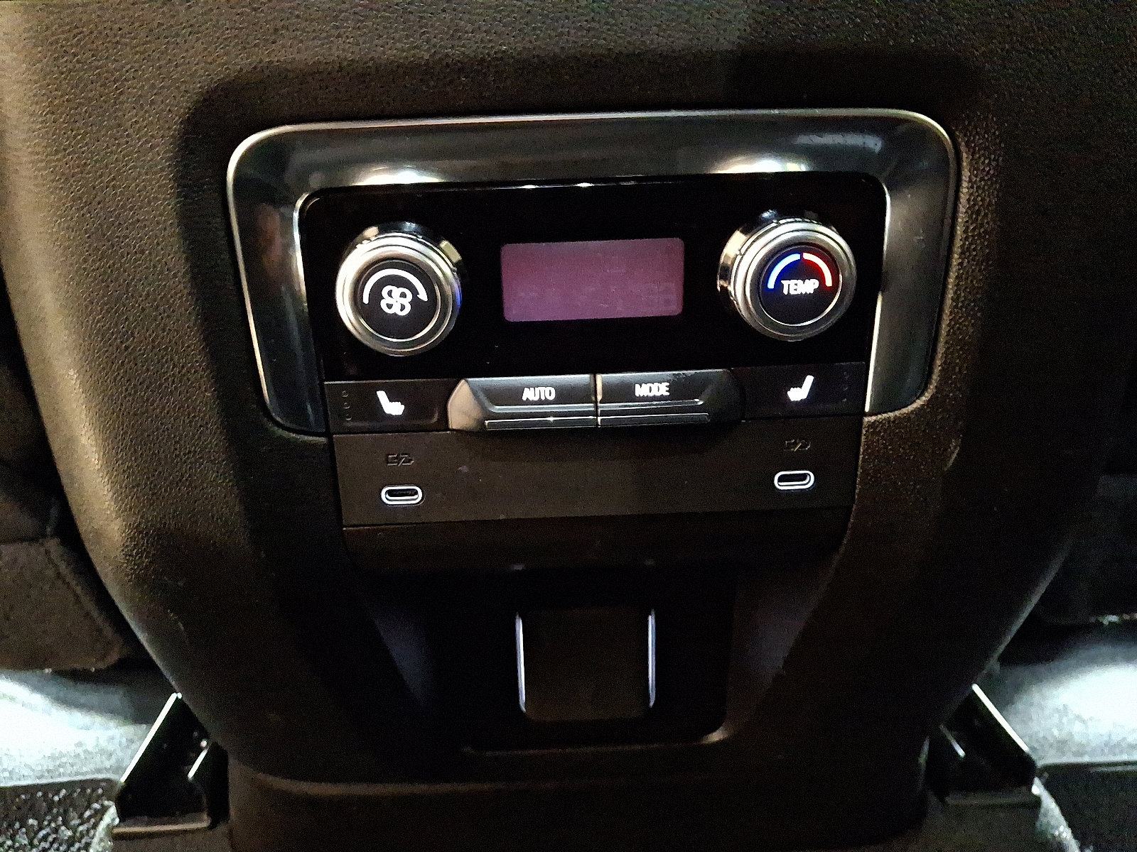 Used 2025 GMC Yukon Denali image 11