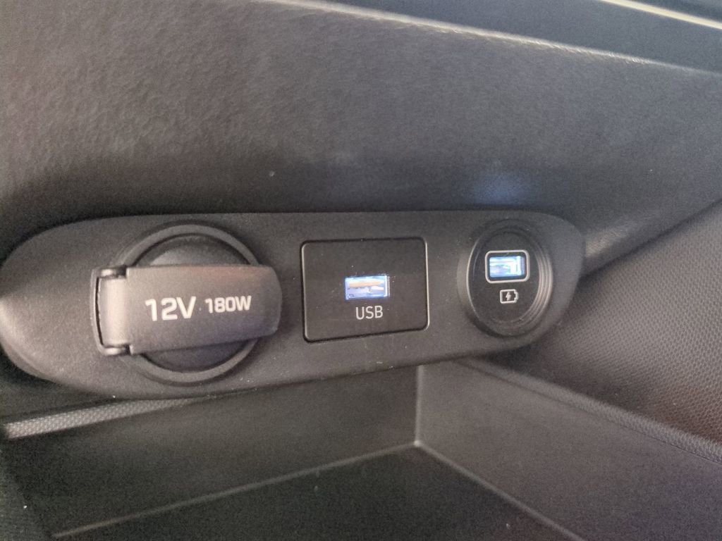 Used 2023 Hyundai Elantra SEL FWD image 23