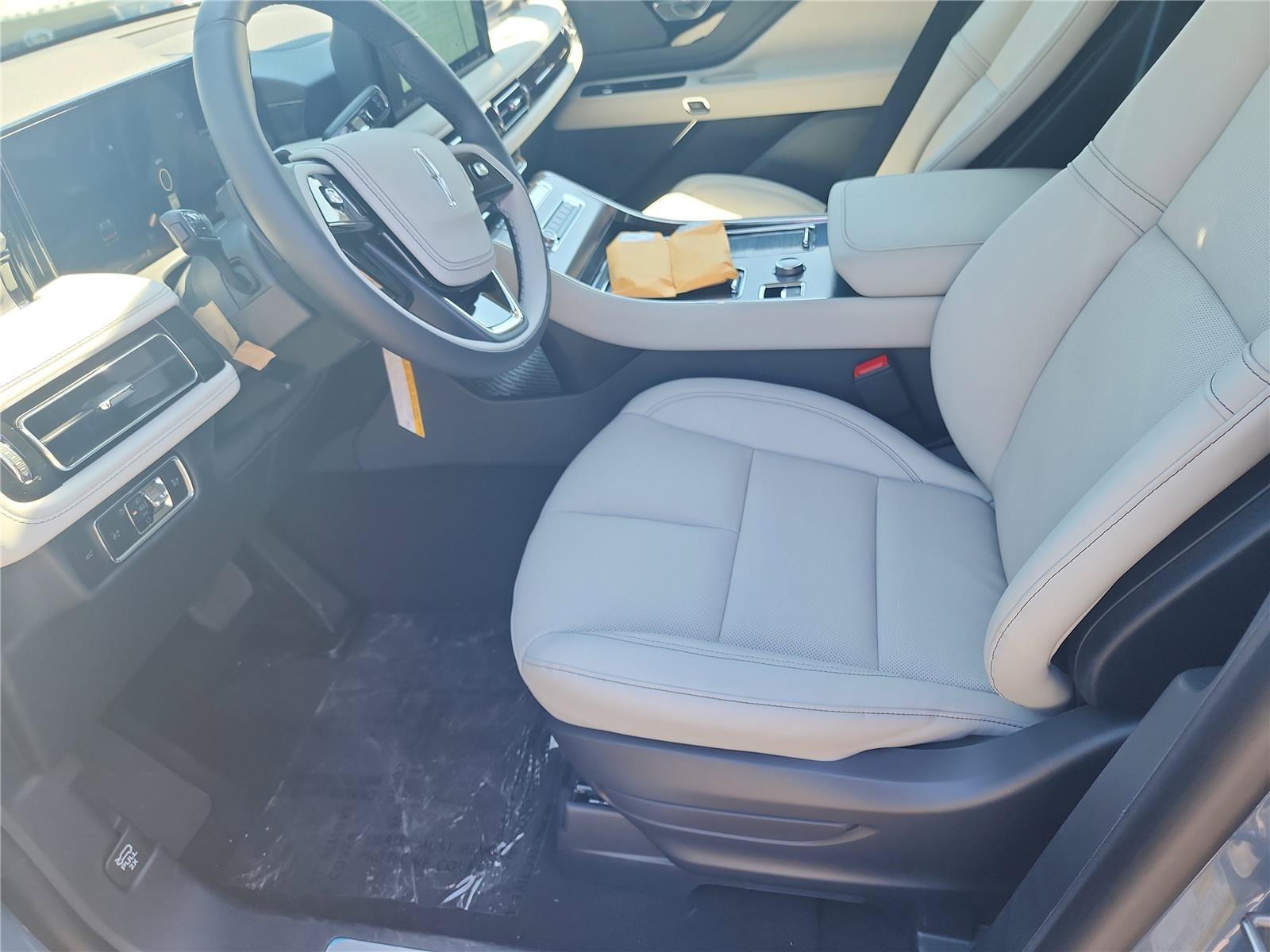 New 2026 Lincoln Aviator 2WD image 13