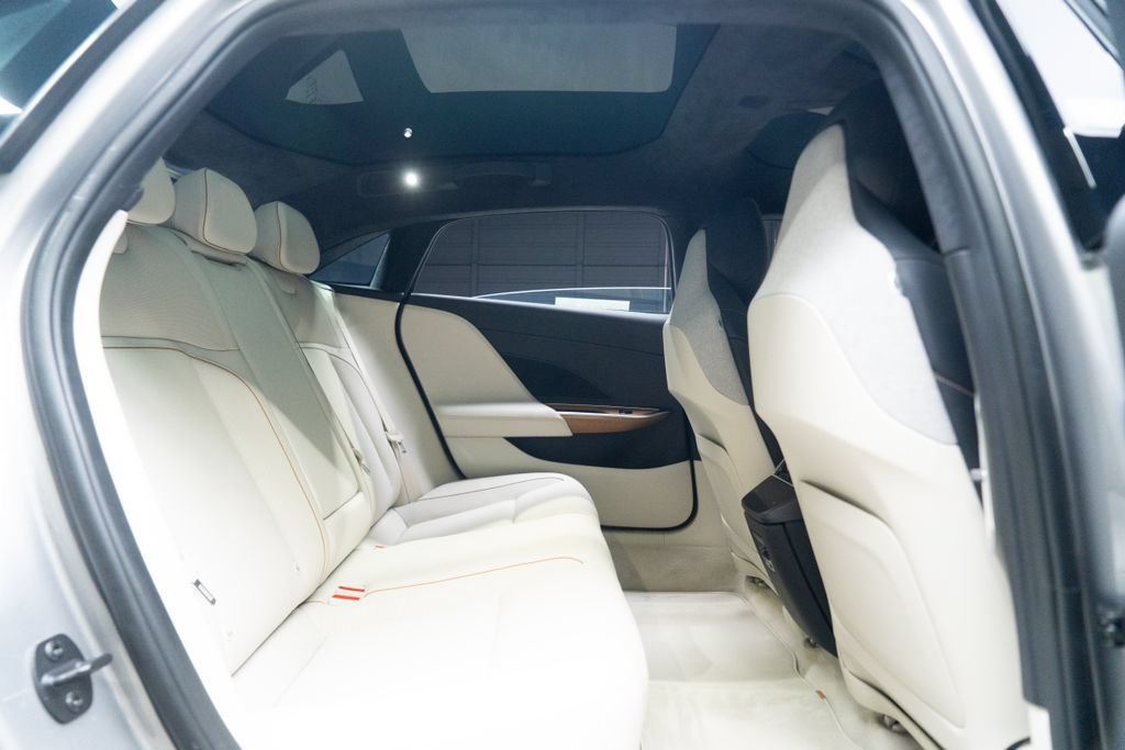 Used 2023 Lucid Air Touring AWD/4WD image 46