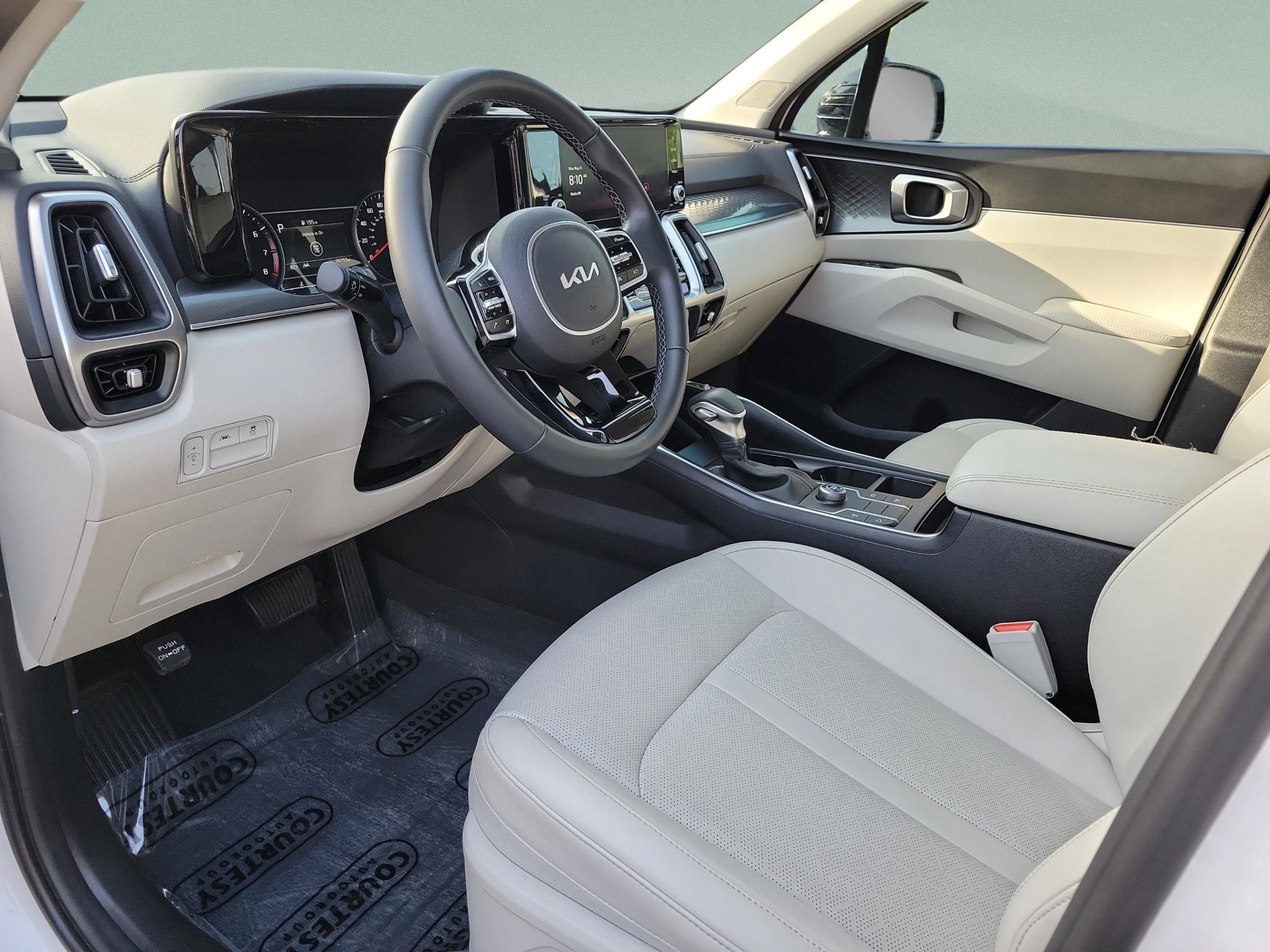 Used 2023 Kia Sorento S w/ Panoramic Sunroof Package FWD image 15