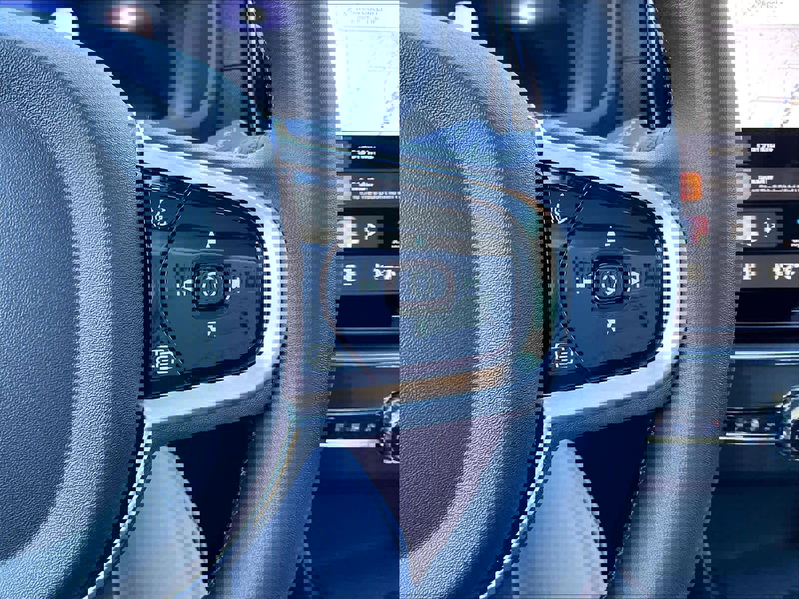 Used 2025 Volvo XC90 B5 Core w/ Protection Package Premier image 22