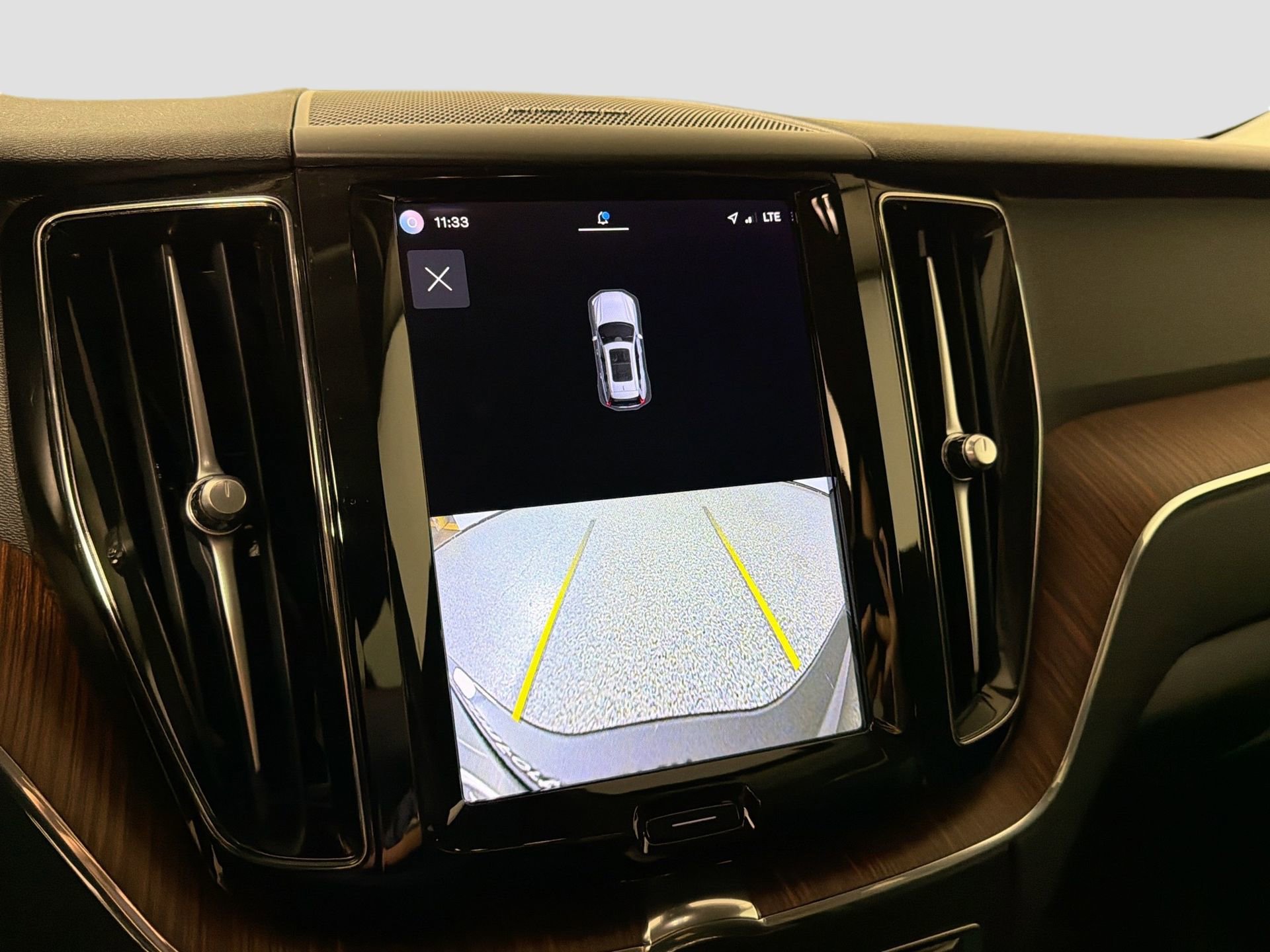 Certified 2023 Volvo XC60 B5 Plus FWD image 14