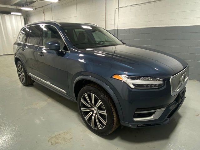 Certified 2025 Volvo XC90 B5 Core image 4