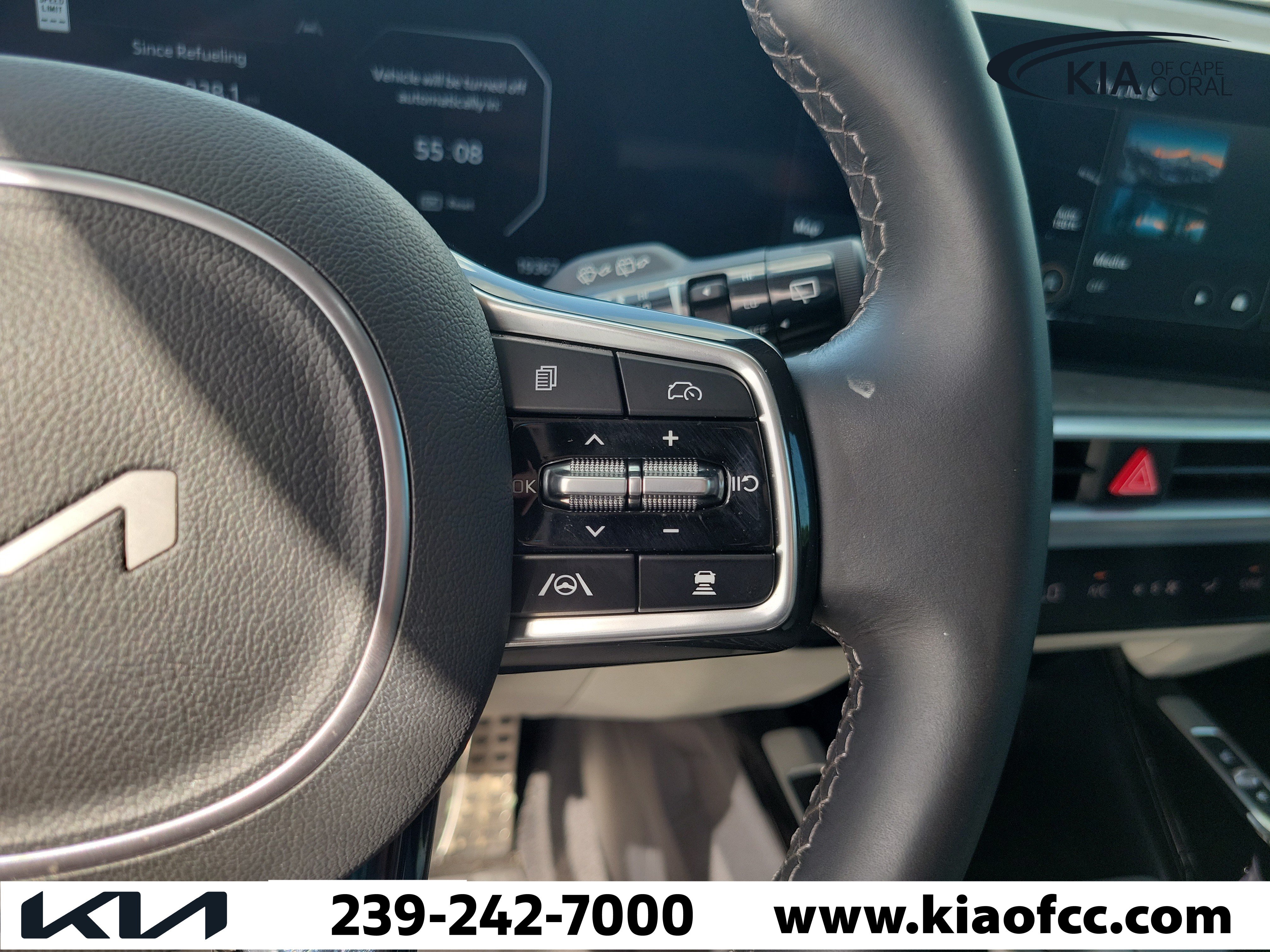 Certified 2025 Kia Sorento SX AWD/4WD image 29