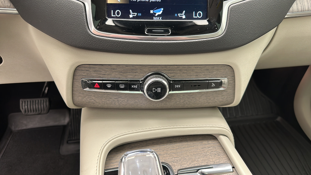 Used 2021 Volvo XC90 T8 Inscription w/ Advanced Package AWD/4WD image 18