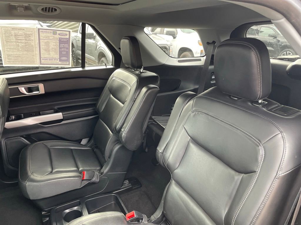 Used 2021 Ford Explorer XLT w/ Equipment Group 202A image 12