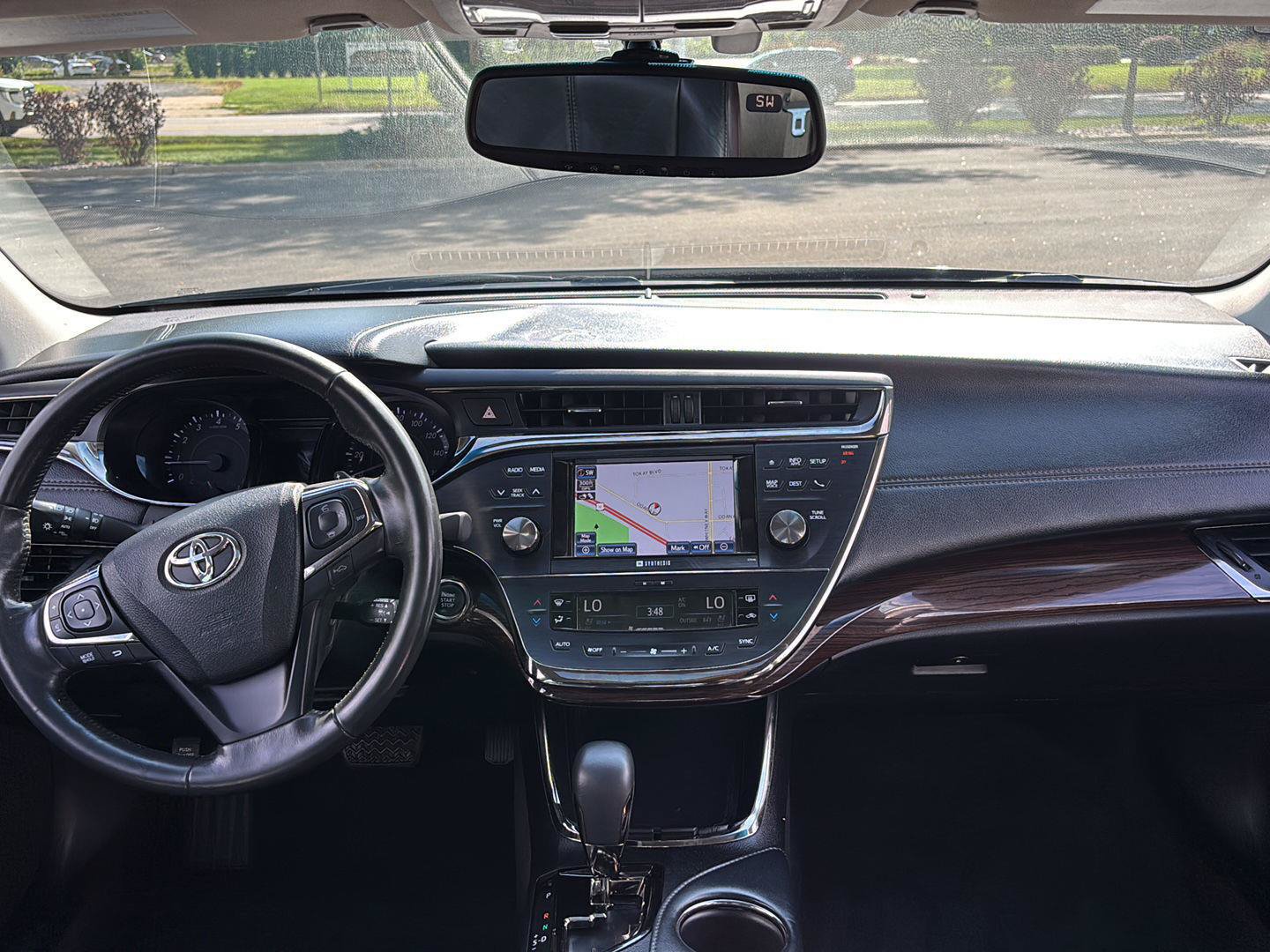 Used 2013 Toyota Avalon Limited w/ Technology Pkg FWD image 17