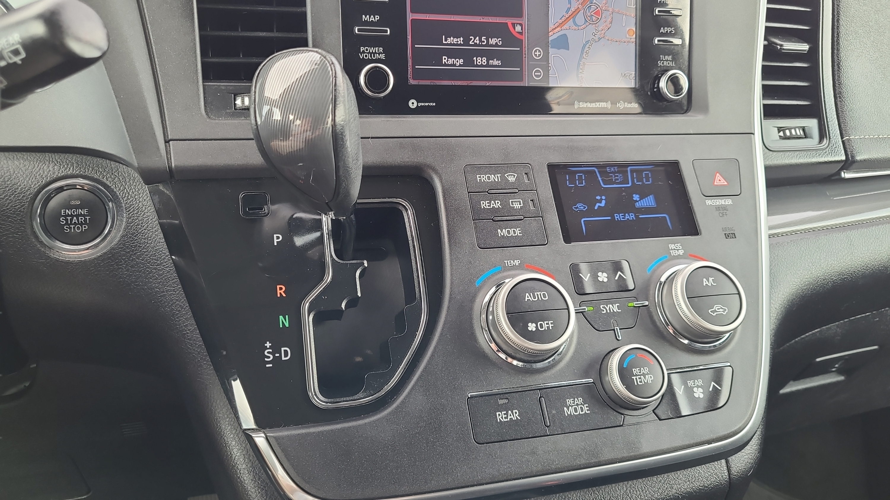 Used 2018 Toyota Sienna SE w/ SE Preferred Package FWD image 22