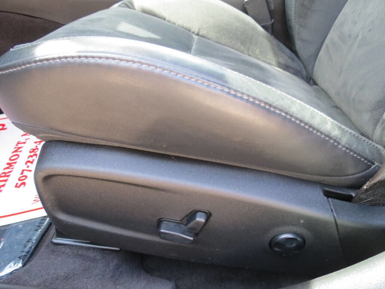 Used 2018 Dodge Charger GT image 12