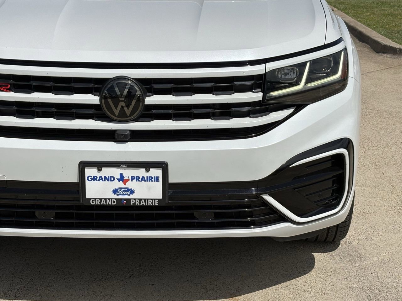 Used 2022 Volkswagen Atlas Cross Sport SEL Premium R-Line AWD/4WD image 10