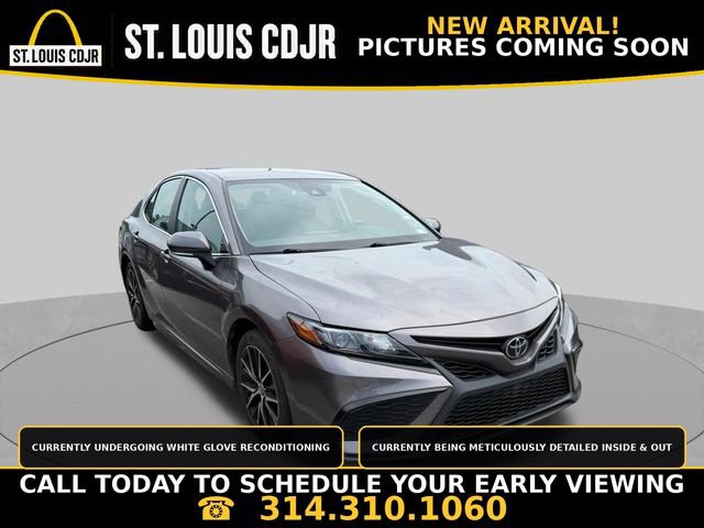 Used 2024 Toyota Camry SE