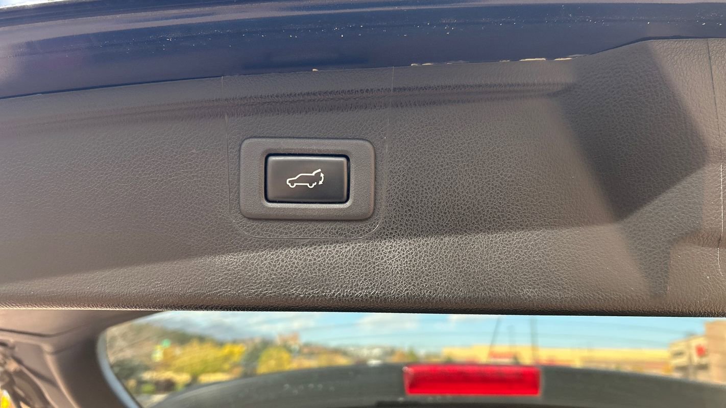 Used 2018 Subaru Outback 2.5i Touring image 18