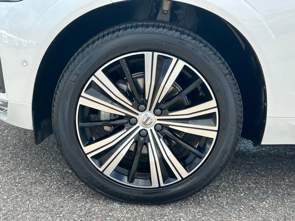 Used 2023 Volvo XC60 B5 Plus image 36