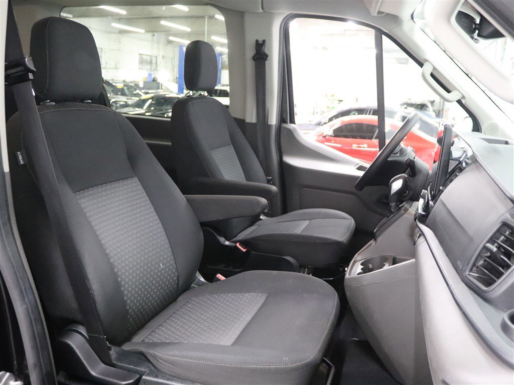Used 2023 Ford Transit 350 XLT image 13