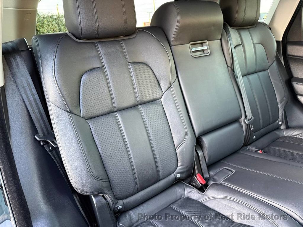 Used 2016 Land Rover Range Rover Sport SE image 19
