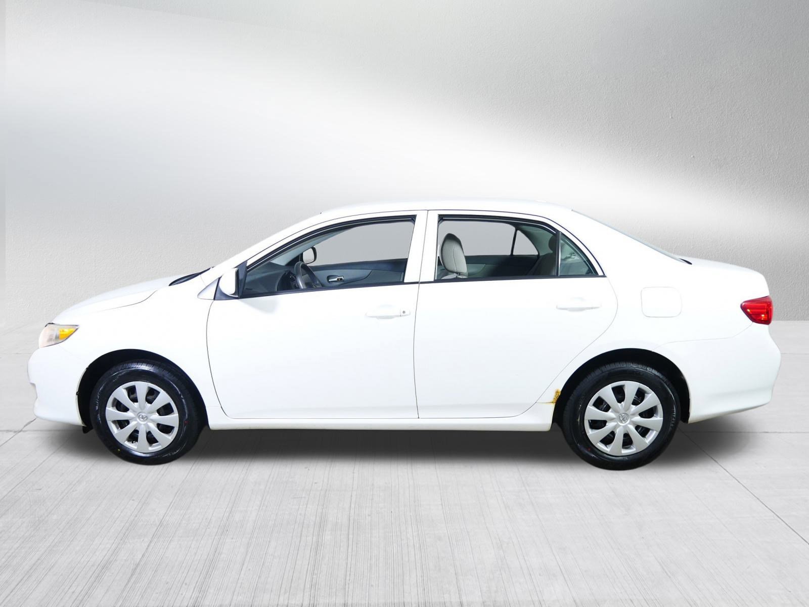 Used 2010 Toyota Corolla LE image 4