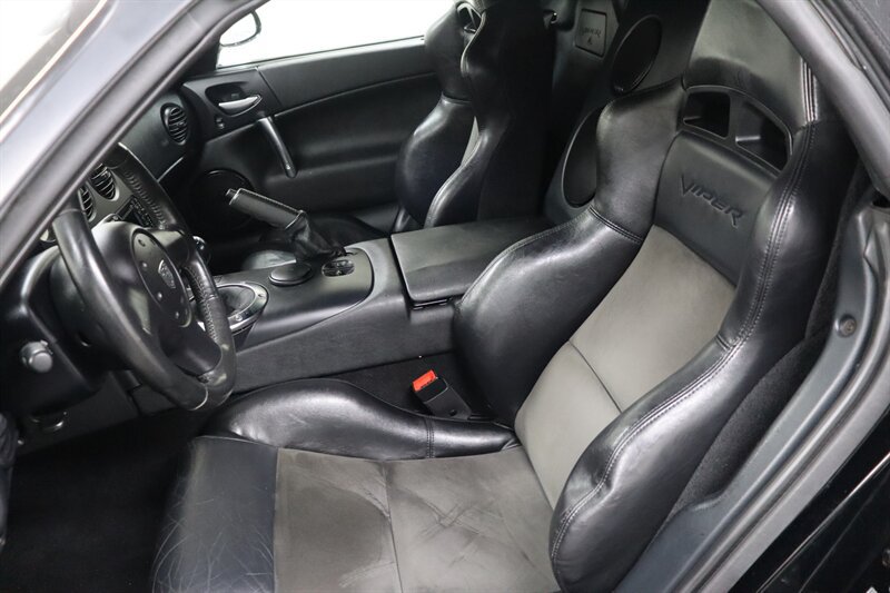Used 2003 Dodge Viper SRT-10 RWD image 19