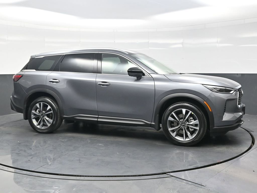 Certified 2025 INFINITI QX60 Luxe image 8