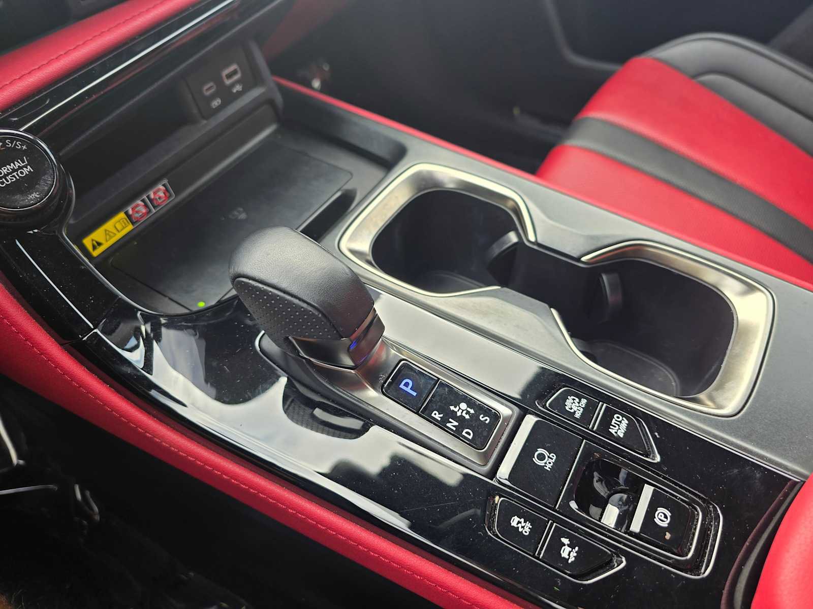 Used 2024 Lexus NX 450h+ F Sport image 32