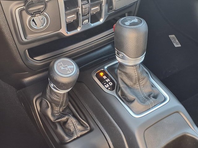 Used 2025 Jeep Wrangler Sport S image 11