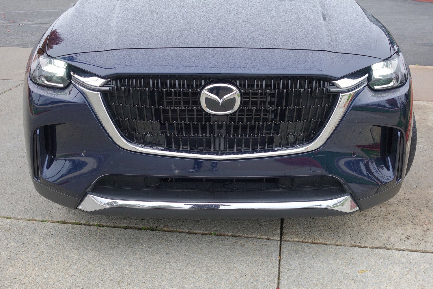 Used 2024 MAZDA CX-90 Plug-In Hybrid w/ Premium Pkg image 2