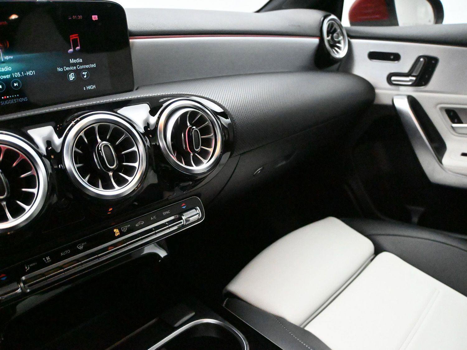 Used 2022 Mercedes-Benz A 220 4MATIC image 5