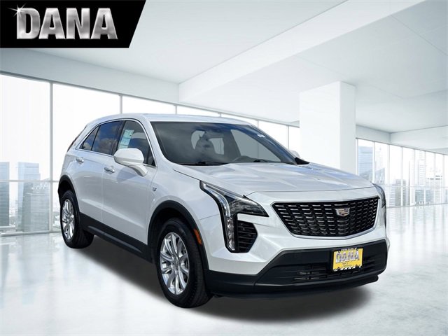 Used 2022 Cadillac XT4 Luxury w/ Cold Weather Package image 1