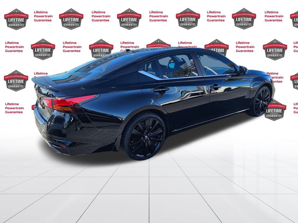 Certified 2022 Nissan Altima 2.5 SR w/ Midnight Edition Package image 7