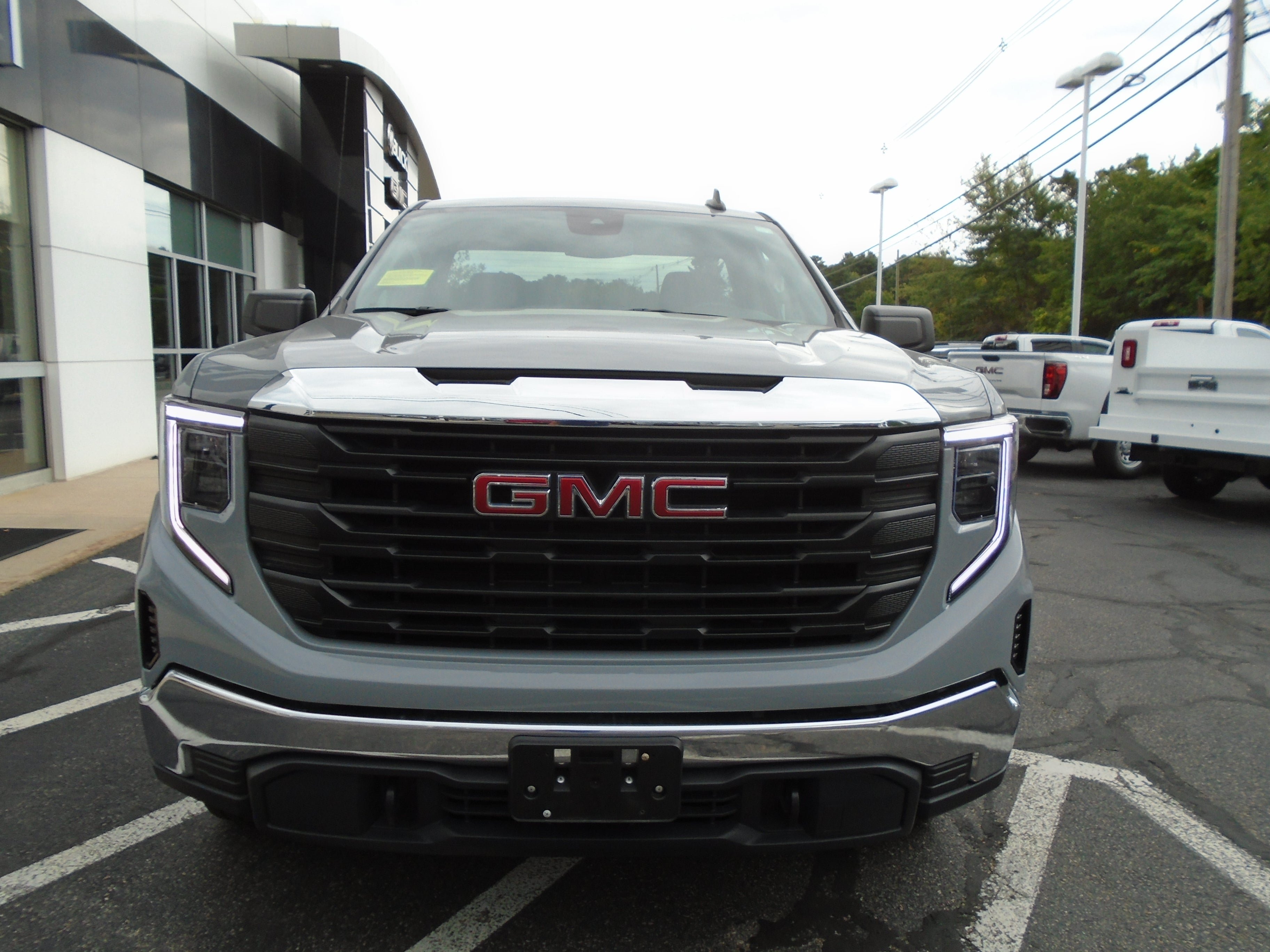 Certified 2025 GMC Sierra 1500 Pro w/ Pro Value Package AWD/4WD image 4