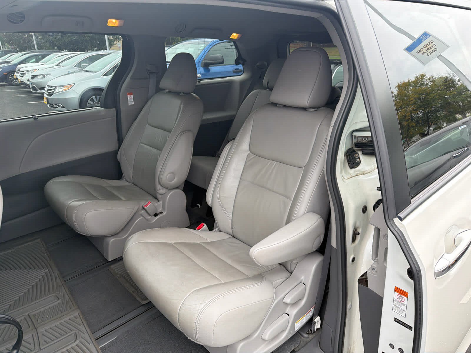 Used 2015 Toyota Sienna XLE Premium AWD/4WD image 19