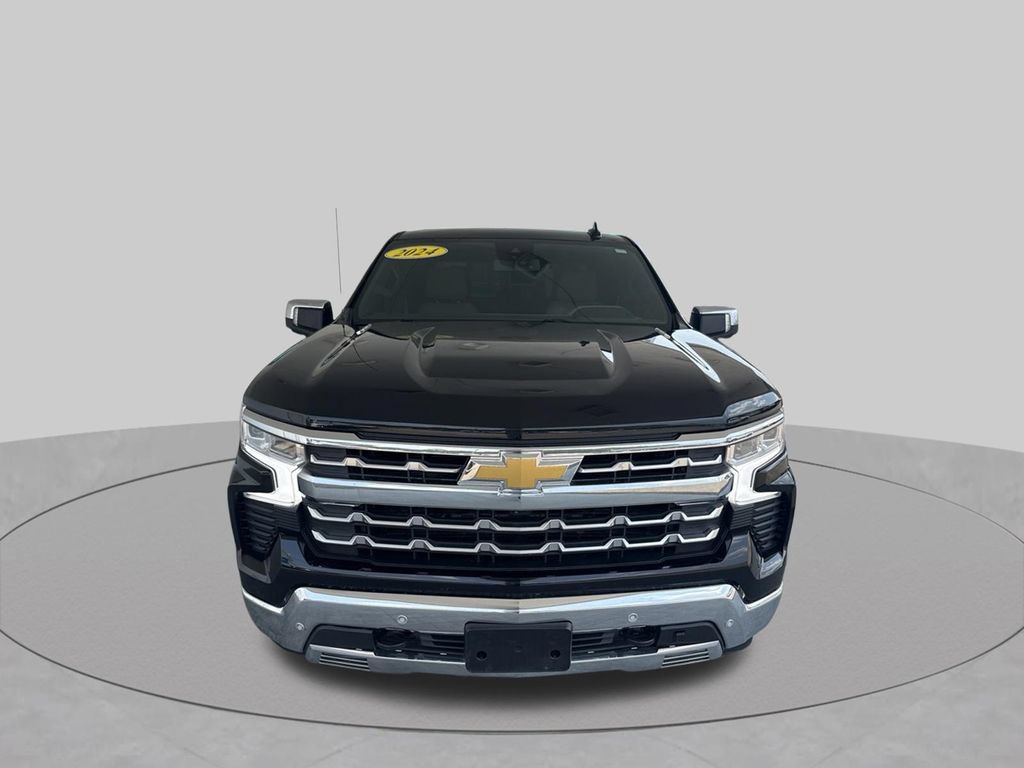 Used 2024 Chevrolet Silverado 1500 LTZ w/ Z71 Off-Road Package AWD/4WD image 9