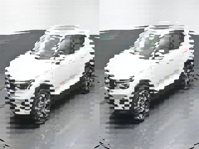 New 2025 Volvo XC40 B5 Plus w/ Protection Package Premier image 46