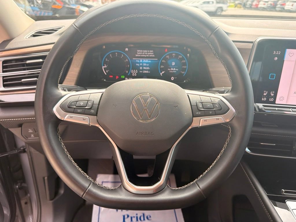 Used 2025 Volkswagen Atlas SE FWD image 19