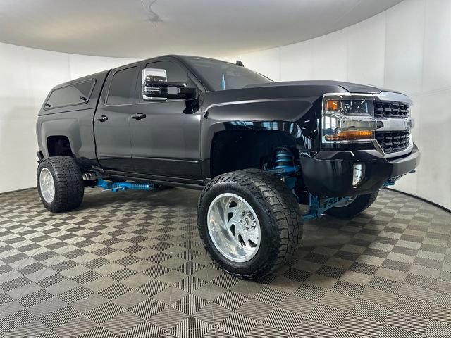 Used 2018 Chevrolet Silverado 1500 LT w/ All Star Edition image 2