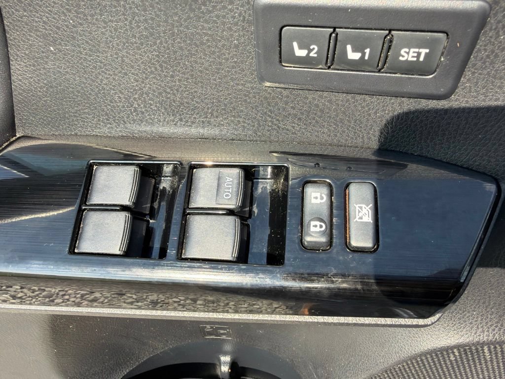 Used 2017 Toyota RAV4 Limited w/ Advanced Technology Package AWD/4WD image 14
