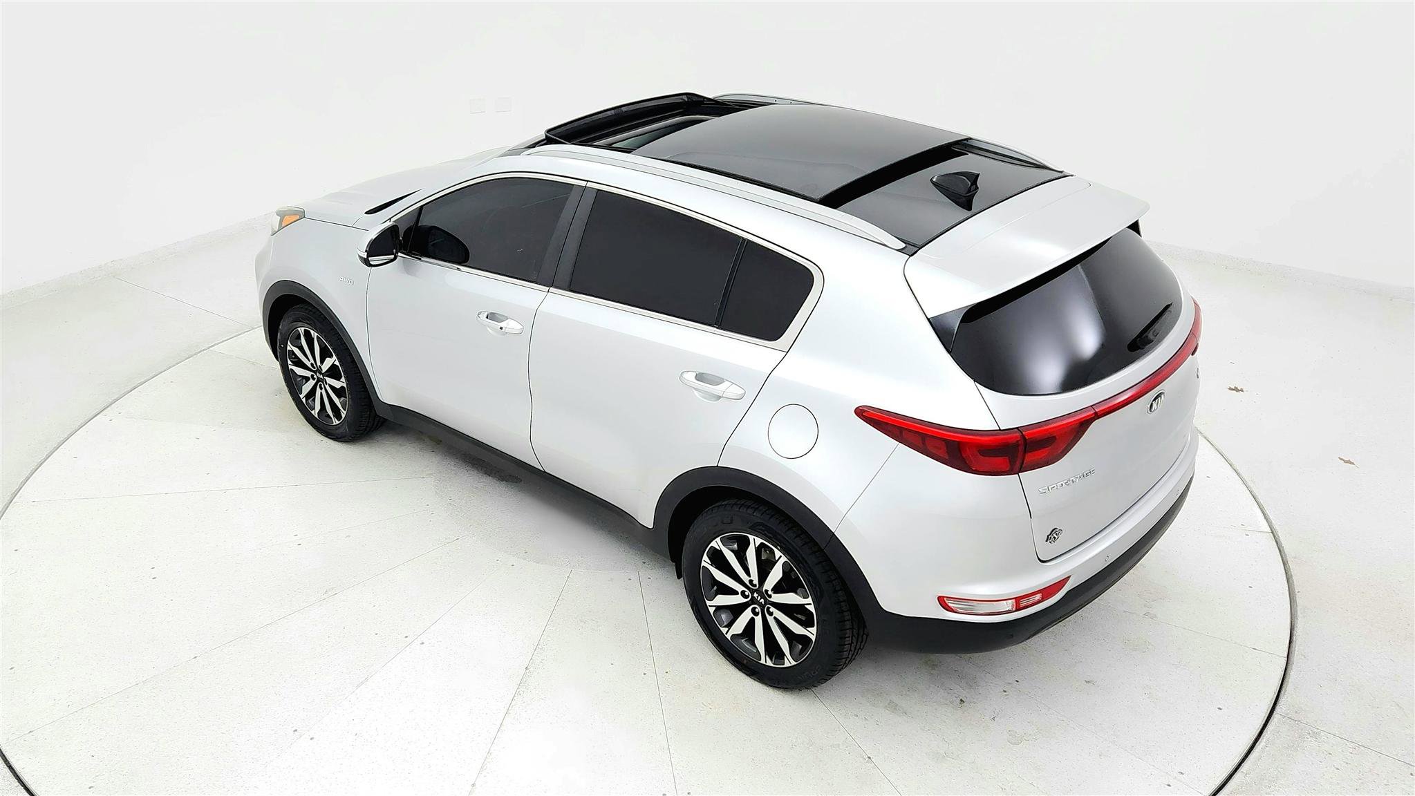 Used 2017 Kia Sportage EX w/ EX Technology Package image 15