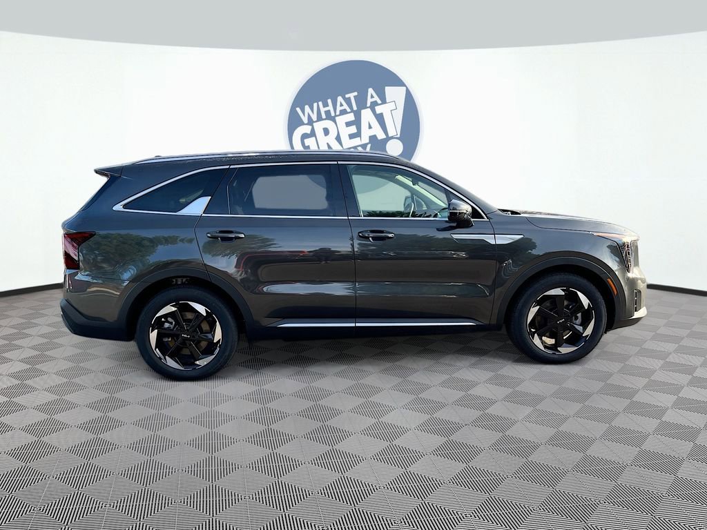 Certified 2025 Kia Sorento EX w/ EX Panoramic Sunroof Package image 4