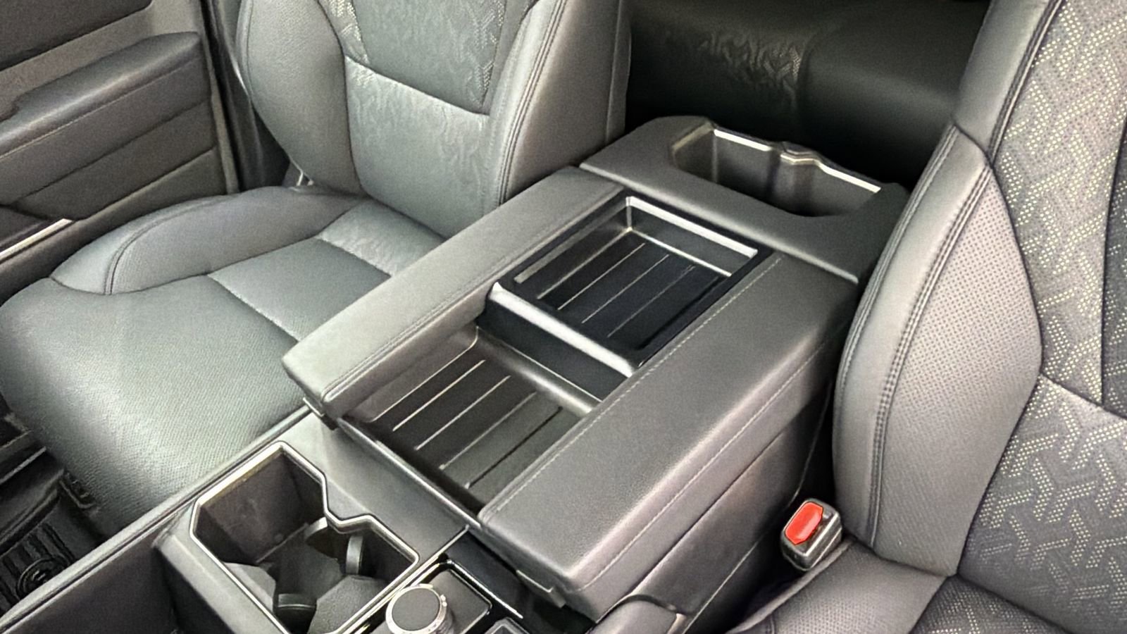 Used 2025 Toyota Tundra Limited image 26