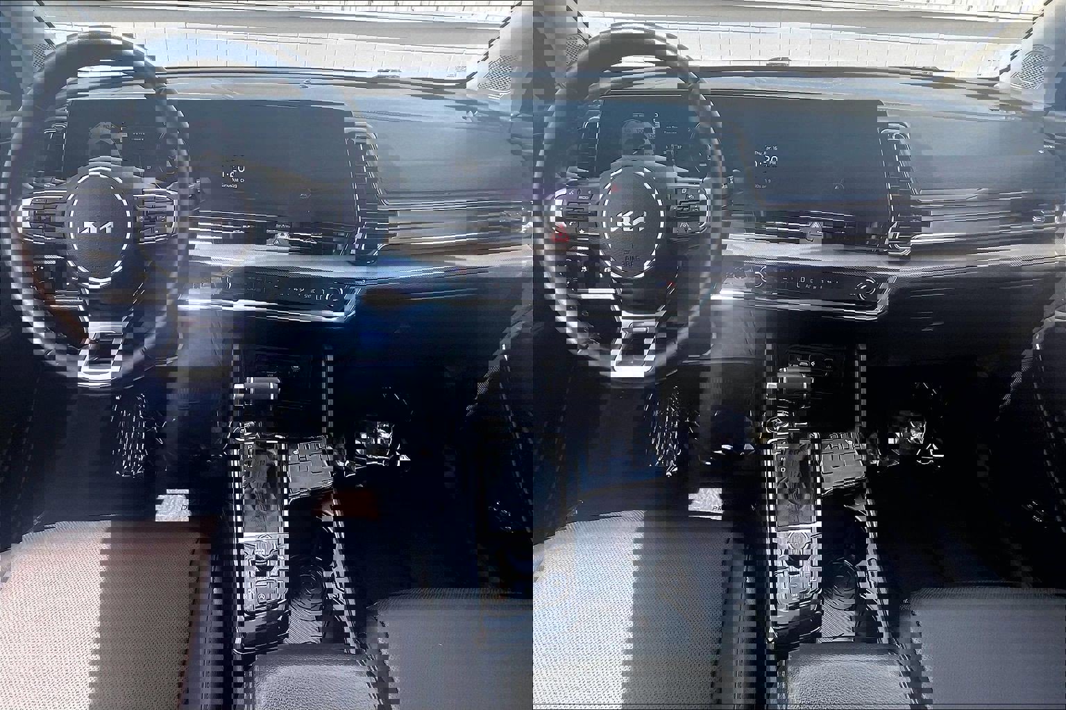 Used 2023 Kia Sportage SX FWD image 19