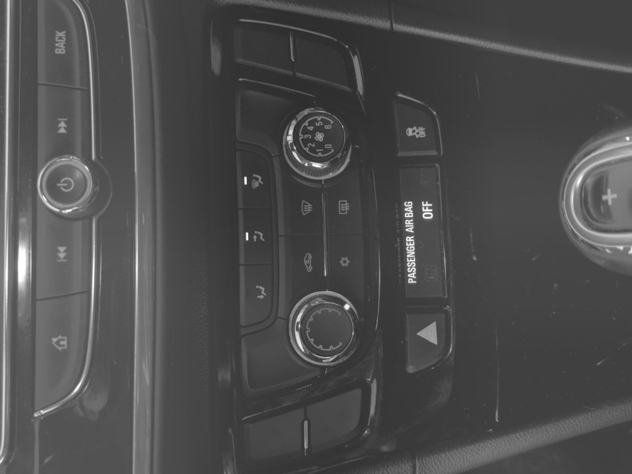 Used 2020 Buick Encore Preferred image 16