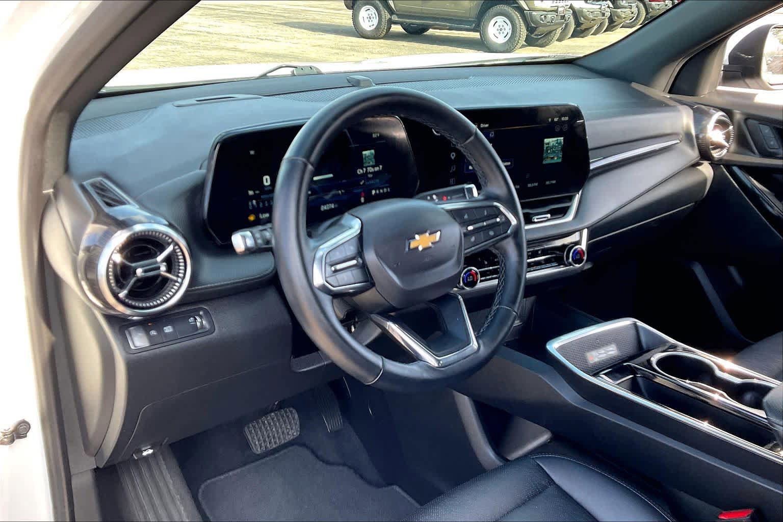 Used 2025 Chevrolet Equinox LT w/ Convenience Package II FWD image 16