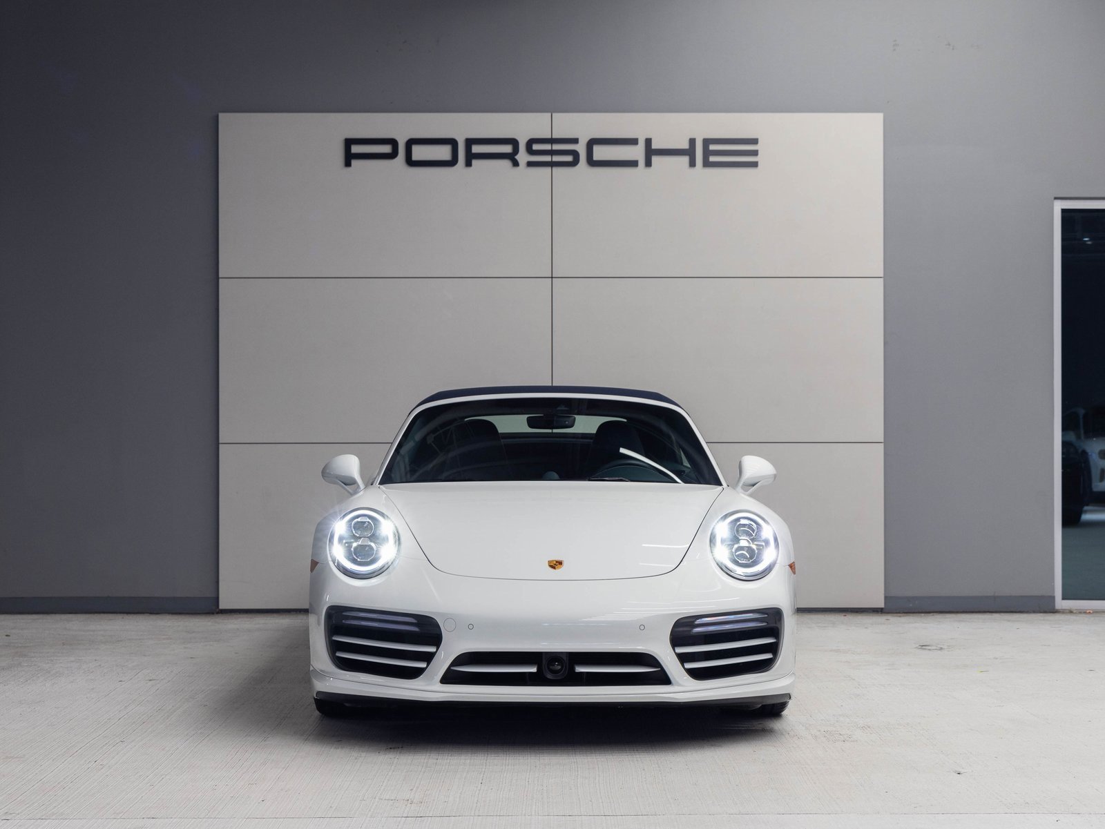 Used 2019 Porsche 911 Turbo S image 12