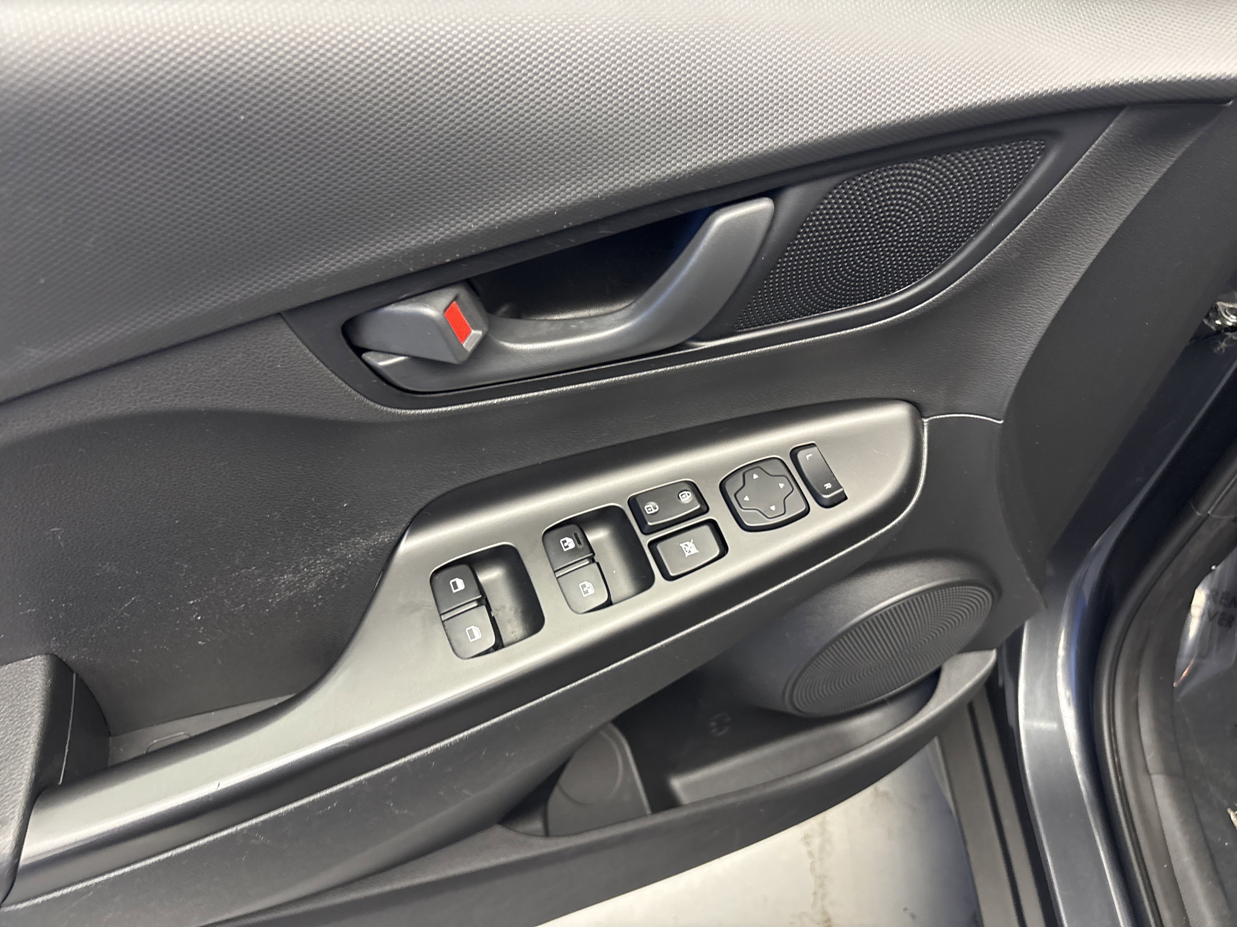 Used 2019 Hyundai Kona SEL FWD image 10