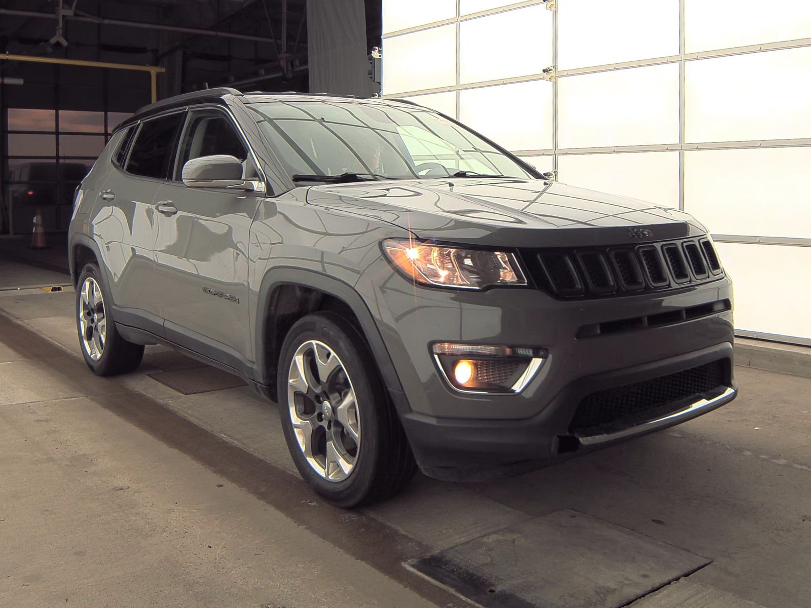 Used 2019 Jeep Compass Limited AWD/4WD image 3