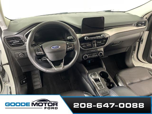 Certified 2022 Ford Escape Titanium w/ Class II Trailer Tow Package image 8