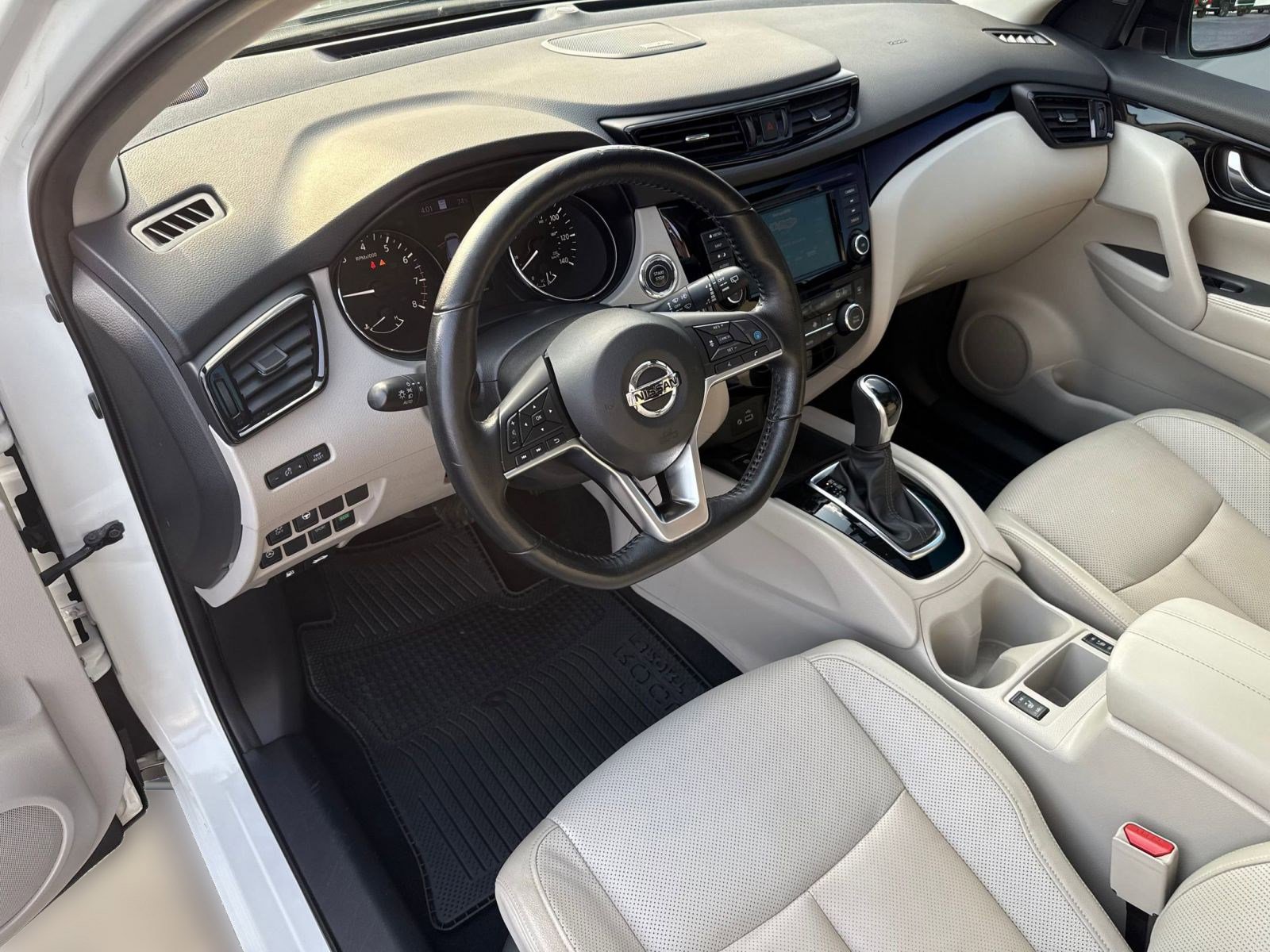 Used 2021 Nissan Rogue Sport SL w/ Premium Package image 4