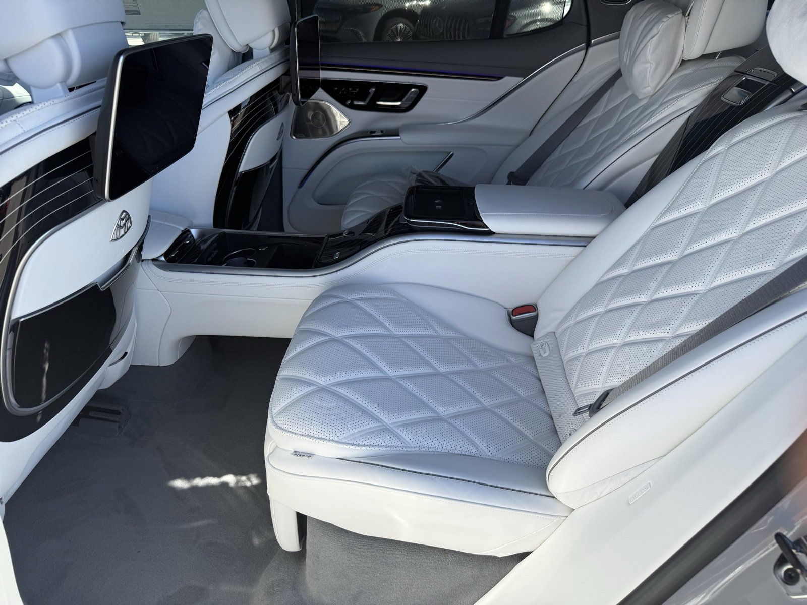 New 2025 Mercedes-Benz Maybach EQS 680 4MATIC image 28