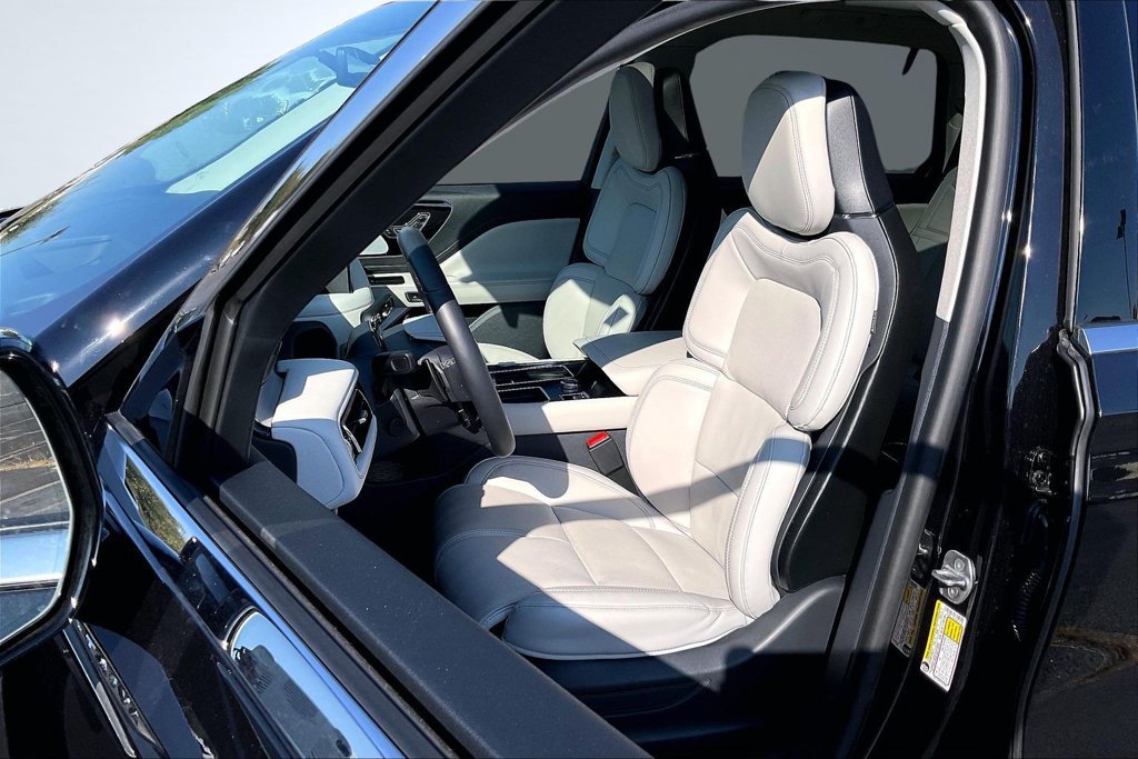 Used 2026 Lincoln Aviator Reserve w/ Luxury Package AWD/4WD image 22
